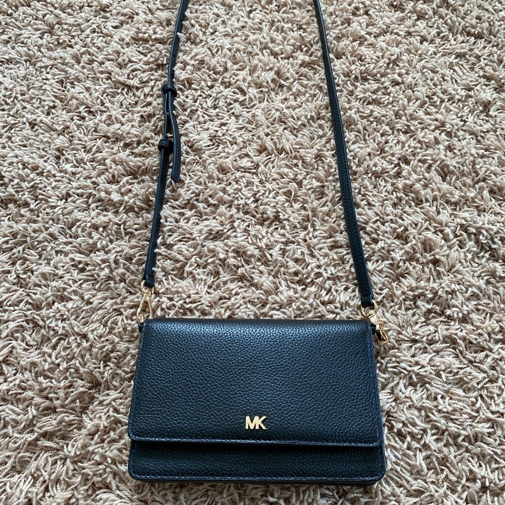Michael Kors Crossbody Wallet